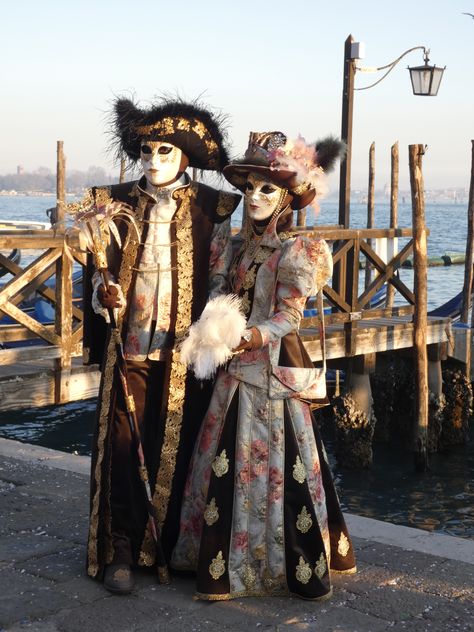 Mask, Costume, Venetian Carnival on the Grand Canal in Venice, Italy Mask Venice, Venetian Carnival, Venice Carnival, Venetian Masquerade, Chique Outfits, Masquerade Ball, Venice, Carnival, Mask