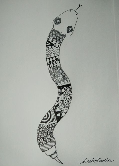 Zentangle Snake. Be careful with her!! #Zentangle #Snake #EnekoGarcia Zentangle Art, Be Careful, Animal Paintings, Tango, Zen, Animals, Art