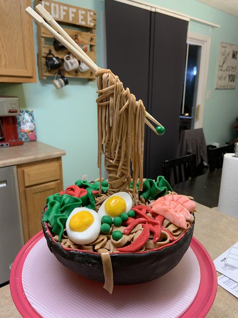 Ramen Cake, Cakes That Look Like Food, Cake One Piece, Cake Sushi, Illusion Cakes, Decoration Class, Anti Gravity Cake, Decorating A Cake, Cakes Cute