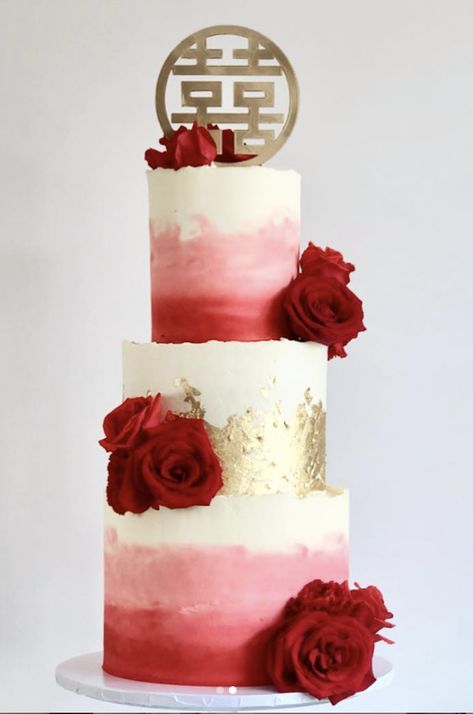 Chinese Theme Wedding, Shanghai Theme Wedding, Mulan Themed Wedding, Chinese Wedding Cake, Asian Wedding Cake, Chinese Wedding Cake Ideas, Chinese Theme Cake, Chinese American Wedding Decor, Japanese Wedding Cakes