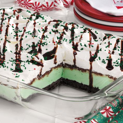 Ice Cream Dessert Recipe, Perfect Christmas Dessert, Mint Desserts, Best Christmas Desserts, Christmas Desserts Easy, Mint Ice Cream, Chocolate Chip Ice Cream, Christmas Food Desserts, Cream Desserts