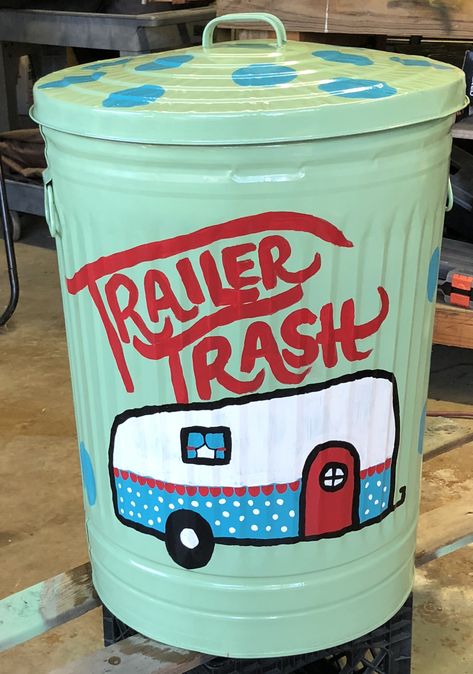 Trailer trash metal garbage can. Camping Trash Can, Vintage Garbage Can, Vintage Trash Can Ideas, Painted Metal Trash Cans, Painted Garbage Cans, Metal Trash Can Ideas, Painted Trash Cans Ideas, Trash Can Painting Ideas, Painted Trash Cans