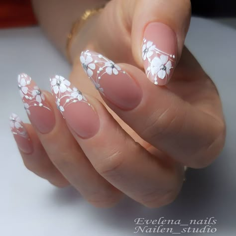 Bridal Nail Art, Romantic Nails, Pretty Nail Art Designs, Floral Nail Art, Nail Art Designs Videos, Bride Nails, Elegant Nails, Bridal Nails, Classy Nails