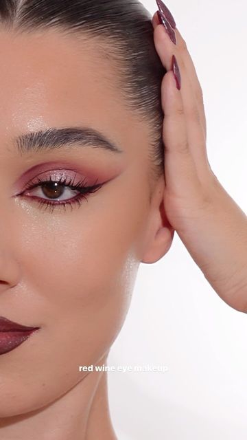 Wine Makeup Eyes, Wine Eyeshadow Look, Makeup For Wine Colored Dress, Red Wine Eye Makeup, Burgundy Makeup Look Wedding, Red Wine Makeup Look, Wine Red Makeup Look, Wine Makeup Look, Red Wine Makeup