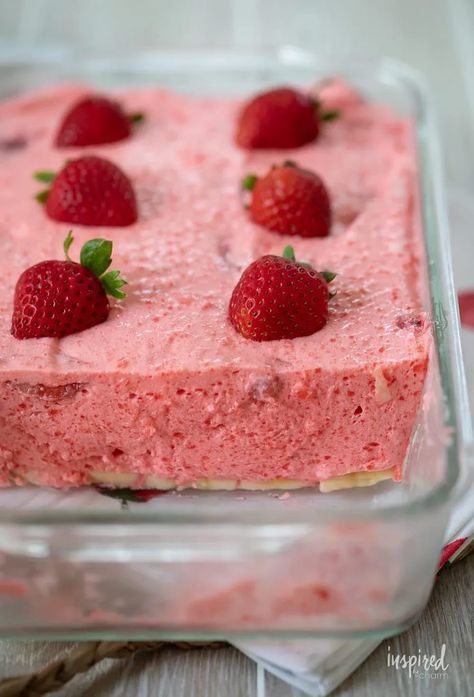 Jello Salad With Sour Cream, Banana Jello, Strawberry Jello Dessert, Salad With Sour Cream, Jello Deserts, Strawberry Jello Salad, Jello Dessert, Pumpkin Rolls Recipe, Recipe Strawberry