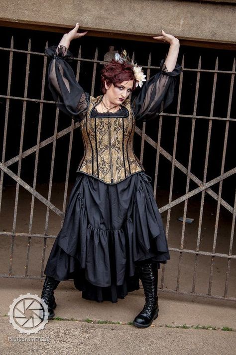 Steampunk Diy Costume, Steampunk Womens Fashion, Witch Pirate, Plus Size Steampunk, Eclectic Clothing Style, Steampunk Hairstyles, Steampunk Skirt, Steampunk Dress, Steampunk Women