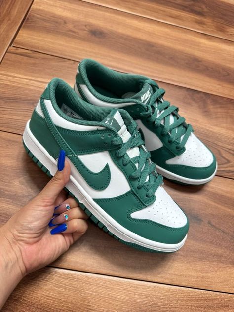 Green Paisley, Nike Sneakers Women, Nike Green, Nike Air Vapormax, Nike Dunk Low, Sneaker Brands, Dunk Low, Shoe Lover, Nike Outfits