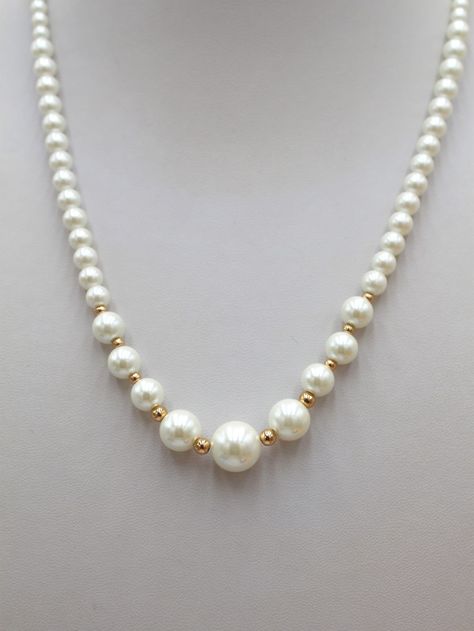 Pearl Necklace Tutorial, Pretty Gold Necklaces, Crystal Bead Jewelry, Embellished Fashion, Pretty Jewelry Necklaces, Pearl Jewelry Design, Handmade Clay Jewelry, Beaded Jewelry Necklaces, Pearl Necklace Designs