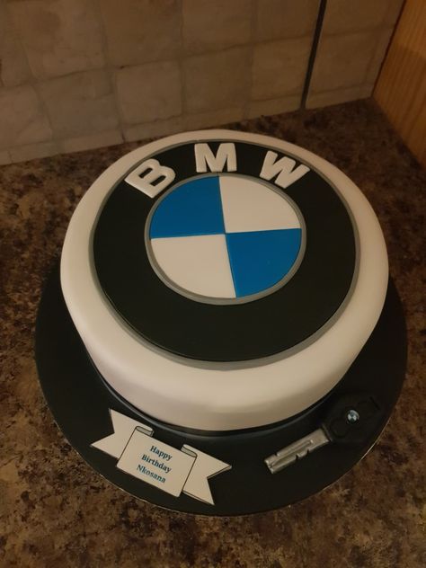 Bmw Cakes For Boys, Bmw Cake Ideas, Bmw Cakes For Men, Bmw Birthday Cake, 21st Birthday Cake For Guys, Car Cakes For Boys, Bmw Cake, Rose Cake Pops, Bike Cakes