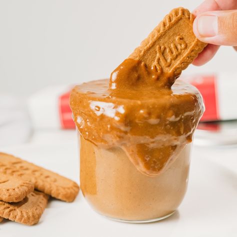 A simple recipe for homemade Biscoff spread. Homemade Biscoff, Homemade Cookie Butter, Biscoff Spread, Apple Jam, Baking Basics, Spread Recipes, Milk Recipes, Butter Recipe, Biscuit Recipe