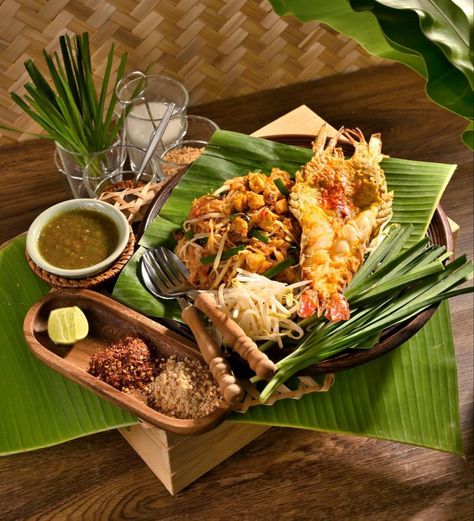 Thai Restaurant Design, Food Moodboard, Japanese Spa, Food Photography Composition, Plating Ideas, Food Videography, Photography Composition, Menu Food, Spa Resort