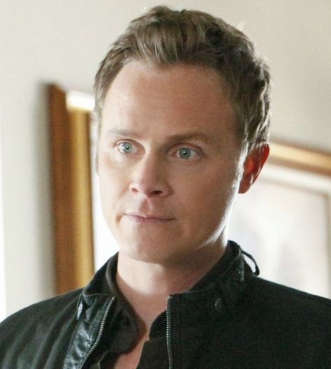 DAY 8 - FAVORITE GUEST STAR - David Anders "Uncle John Gilbert" John Gilbert Tvd, Isobel Flemming, Tvd Scrapbook, Blaine Debeers, The Originals Rebekah, David Anders, School Photographer, John Gilbert, Davina Claire