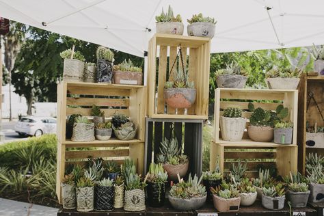 LOVE the use of vertical space with these wooden boxes - could also attach hooks or strips of twine to hang headbands from >> RenegadeCraftFair Craft Market Stall Ideas, Market Stall Display Ideas, Craft Table Display, Stall Display Ideas, Craft Stall Display, Flower Stall, Craft Fair Tips, Craft Fair Display Ideas, Craft Stall Ideas