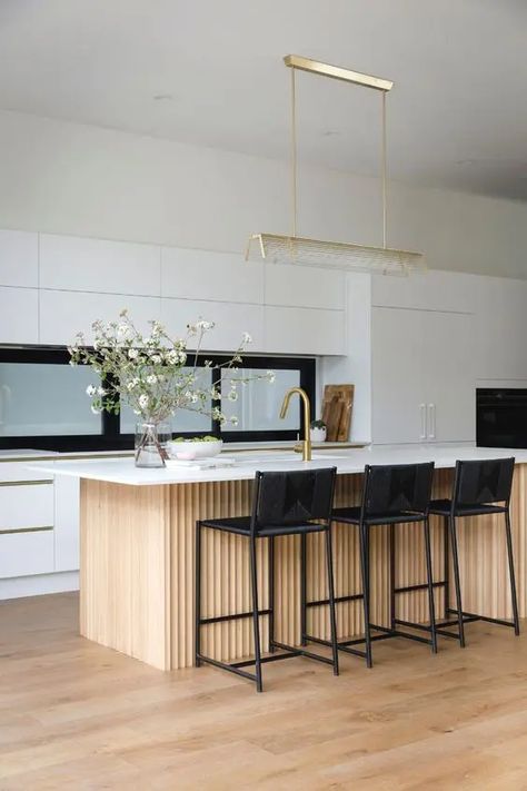 a gorgeous contemporary kitchen design White Scandinavian Kitchen, The Block Kitchen, Contrasting Kitchen Island, Curved Kitchen Island, Curved Kitchen, Timber Kitchen, Kitchen Island Bench, Kitchen Benches, Kitchen Room Design