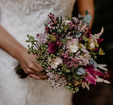 November Wedding Flowers, Wedding Staircase, Bohemian Wedding Bouquet, October Wedding Flowers, Brides Flowers Bouquet, Bouquet Champetre, January Wedding, Bridal Bouquet Flowers, Boquette Flowers