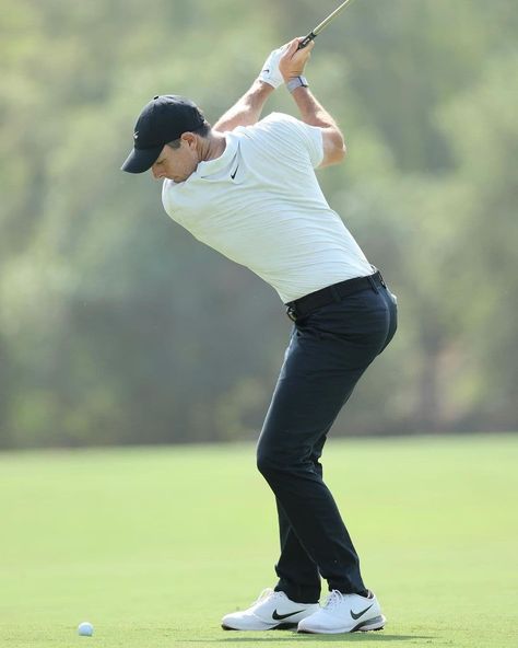 Colin Morikawa, Mens Golf Aesthetic, Golf Aesthetics Men, Rory Gilmore Golf, Men’s Golf Styles, Rory Golf, Trendy Golf, Golf Style, Rory Mcilroy