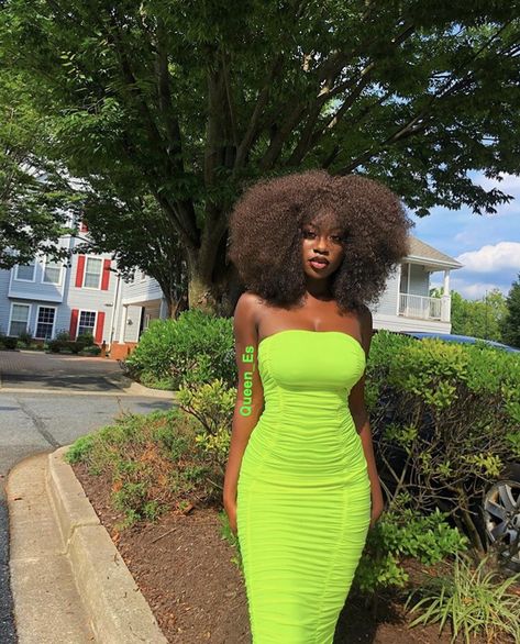 Brown Skin Girl, Green Bodycon Dress, Dark Skin Beauty, Black Queens, Dark Skin Women, Black Excellence, Brown Skin, Black Is Beautiful, Beautiful Black Women