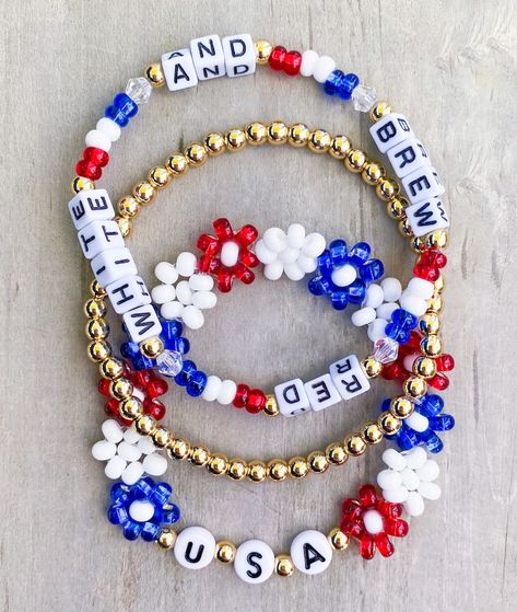 USA Flower Bracelet / Red White and Blue Flower Bracelet / America Bracelet / 4th of July Bracelet / USA Bracelet Patriotic Bracelet Flower - Etsy 4th Of July Bracelets Diy, Red White And Blue Jewelry, 4th Of July Beaded Bracelets, 4th Of July Bracelet Ideas, Fourth Of July Bracelets, 4th Of July Bracelets, Blue Flower Bracelet, Usa Bracelet, Red White And Brew