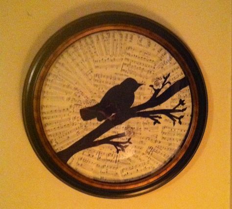 Made from an old big broken clock Old Clock Reuse Ideas, Old Clocks Diy Upcycle, Old Clock Diy, Clock Repurpose, Iod Projects, Broken Clock, Clock Craft, Crafting Corner, Craft Closet