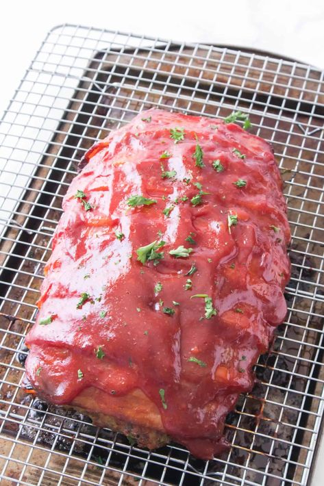 The Pioneer Woman Meatloaf Recipe (How to Make Ahead and Freeze) - Making Frugal FUN Pioneer Woman Recipes Dinner, Pioneer Woman Recipe, Recipe Meatloaf, Meatloaf Pan, Food Network Recipes Pioneer Woman, Monthly Meal Plan, Meatloaf Recipes Pioneer Woman, Pioneer Woman Meatloaf, Bacon Seasoning