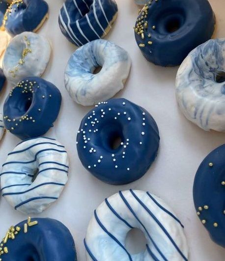 Blue Themed Desserts, Navy Blue Desserts, Navy Blue Dessert Table, Sweet 16 Midnight Theme, Royal Blue Dessert Table, Blue And White Desserts, Sweet 16 Dark Blue Theme, Star Themed Food, Navy Birthday Decorations