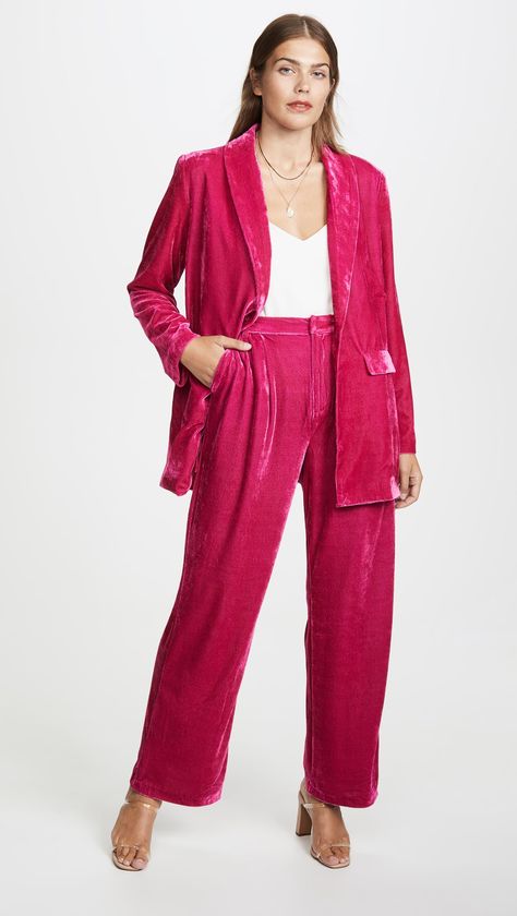 Pink Velvet Outfit, Pink Suits, Velvet Outfit, Kate Middleton Outfits, Single Breasted Blazer, Rose Velvet, British Women, Velvet Suit, Colored Cardigans