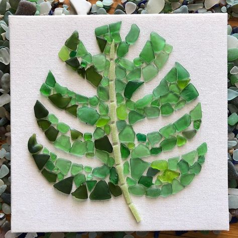 Beach Artist, Beach Glass Crafts, Monstera Deliciosa, Sea Glass Art, Shell Art, Monstera Leaf, Beach Glass, Beach Art, Glass Crafts