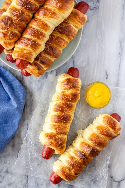 Pretzel Dogs make a fantastic lunch. They can be eaten hot or cold, just don't forget the mustard! Dog Pretzels, Breakfast Starters, Pretzel Dogs Recipe, Pretzel Dog, Avocado Salads, Pretzel Dogs, Pretzel Dough, Homemade Pretzels, Soft Pretzel