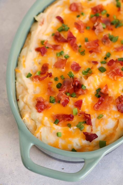 Twice Baked Potato Casserole Recipe Sides For A Crowd, Twice Baked Potato Casserole Recipe, Holiday Dinner Sides, Potatoes Loaded, Casserole Thanksgiving, Twice Baked Potato Casserole, Parmesan Potato, Twice Baked Potato, Mash Potato