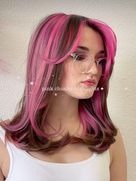 pink highlights Purple With Pink Highlights, Pink Ends On Brown Hair, Brown With Pink Highlights, Pink Money Piece Hair, Pink Chunky Highlights, Draculaura Hair, Brown Hair With Pink Highlights, Pink Peekaboo Highlights, Purple Hair Streaks