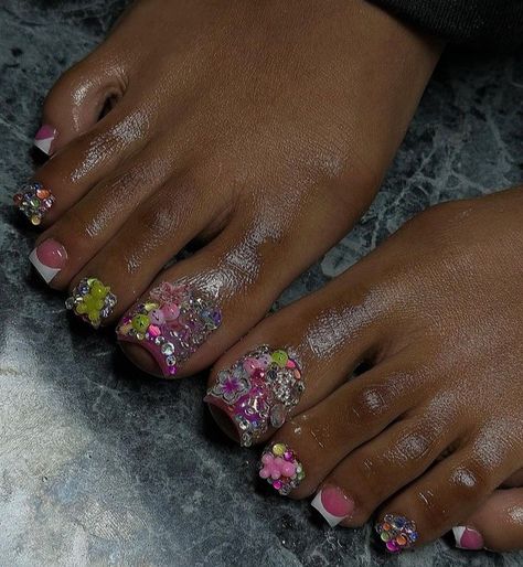 Gold Toe Nails, Glitter Toe Nails, Overlay Nails, Gel Toe Nails, Acrylic Toes, Acrylic Toe Nails, Pretty Toe Nails, Hello Nails, Cute Toe Nails