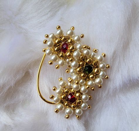 Bridal Nose Pin Design, Moti Jewellery, Nath Designs, Nath Design, Nose Pin Indian, Nath Bridal, Nose Ring Designs, Mughal Jewelry, Nath Nose Ring