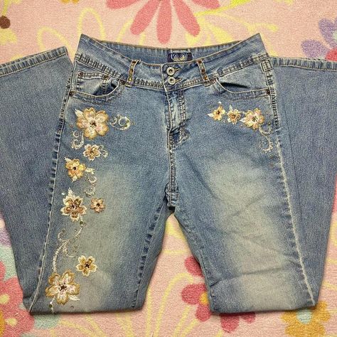 Y2k embellished Angels jeans!! Super cute flower... - Depop Floral Jeans Embroidered, 2000s Embroidered Jeans, Y2k Embroidered Jeans, Embroidered Flare Jeans, Jeans Embroidery Aesthetic, Embroidered Pants Diy, Y2k Embroidery Designs, Pants Embroidery Ideas, Embroidery Designs Jeans