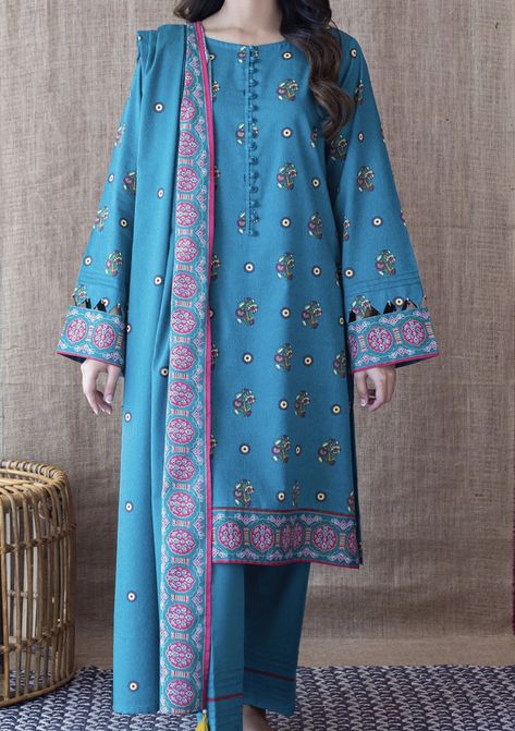 Airline Kameez Design, Printed Shalwar Kameez Design Pakistani, Khaddar Suit Design, Khaddar Dresses Design, Khadar Dress Designs For Girl, Khadar Shirts Design For Girls Pakistani, Full Sleeves Design, Women Trousers Design, Simple Dress Casual