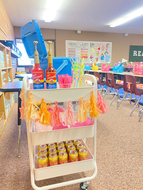 Classroom Pool Party Ideas, Classroom Pool Party, Teacher Vision Board, Pool Party Snacks, Pool Party Ideas, Teachers Classroom, Final Countdown, End Of Year Activities, Elementary Classroom Decor