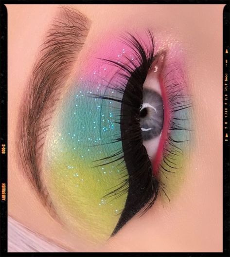 Easter Makeup Easy, Easter Eye Makeup Ideas, Pink Green Makeup, Easter Eyeshadow Looks, Easter Makeup Ideas, Spring Eyeshadow Looks, Pastel Eyeshadow Looks, Easter Eyeshadow, Easter Makeup Looks