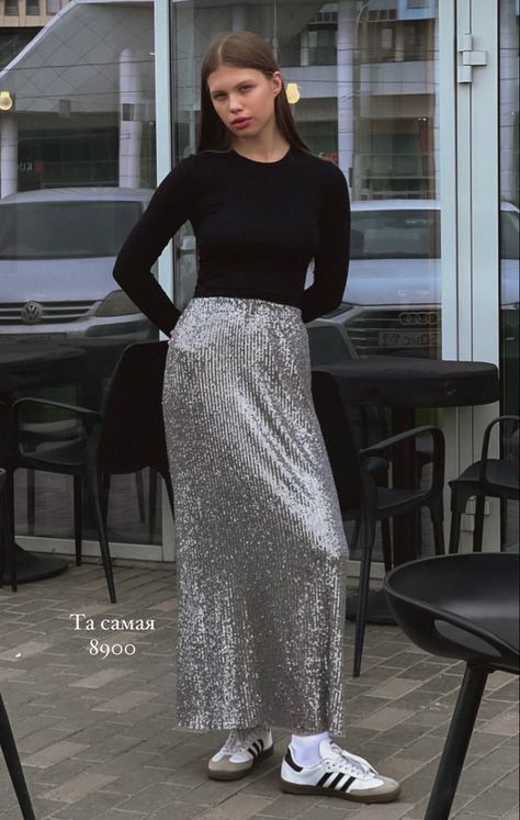 Maxi Skirt Outfit, Shiny Skirts, Maxi Skirt Outfits, 2024 Style, Rings Engagement, Skirt Outfit, Eras Tour, Skirt Outfits, Wedding Rings Engagement