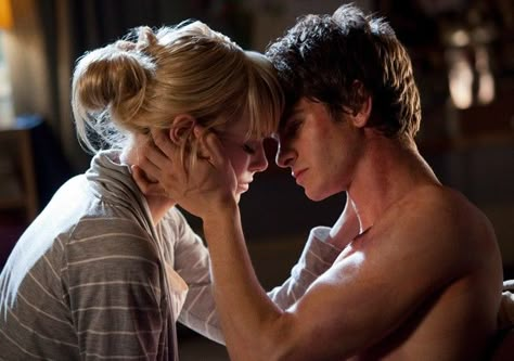 Emma Stone Andrew Garfield, All Spiderman, Andrew Garfield Spiderman, Garfield Spiderman, Amazing Spiderman Movie, Spiderman Movie, Gwen Stacy, Movie Couples, Andrew Garfield