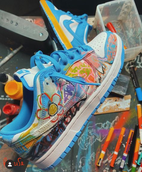 Custom Painted Shoes Ideas, Custom Shoes Design, Graffiti Shoes, Pretty Sneakers, Custom Painted Shoes, Custom Shoes Diy, Pretty Shoes Sneakers, Kicks Shoes, Shoes Outfit Fashion