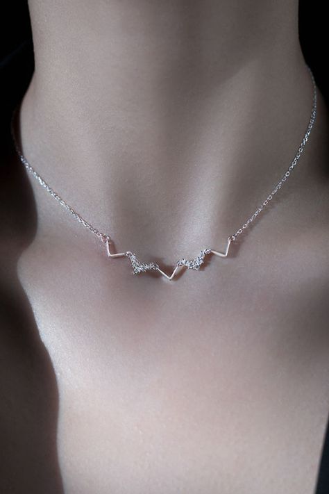 Silver Chain For Girls Neck, Silver Party, Bride Jewelry, Party Necklace, Elegant Bride, Silver Chains, Neck Chain, Bride Jewellery, Fashion House