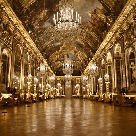 Versailles Hall Of Mirrors, Versailles France, Chateau Versailles, Private Lounge, Royal Party, Castle Aesthetic, Hall Of Mirrors, Royal Aesthetic, French History