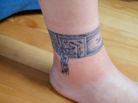 Shackle Tattoo, Shackles Tattoo, Ankle Chain Tattoo, Tattoo Ideas Quotes, Energy Tattoo, Chain Tattoo, Upper Arm Tattoos, Shoulder Tattoos For Women, Traditional Artwork