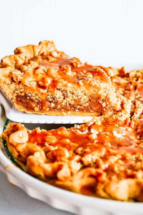 Carmel Apple Pie Recipe, Apple Pie Crumble Topping, Apple Pie With Crumb Topping, Pie Crumble Topping, Caramel Pie Recipe, Apple Crumble Pie Recipe, Crumb Topping Recipe, Caramel Apple Crumble, Gluten Free Apple Pie