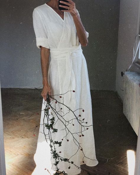 SIMPLY GREY on Instagram: “Charlotte wrap dress in offwhite 🌿 Did you know that you can alter the length of this dress? Just add a note when you place an order ❤️” Linen Wedding Dress, Fits Ideas, Linen Wrap Dress, Bird Watercolor, Linen Dress Women, Long Linen Dress, White Linen Dresses, Skirt With Buttons, Boho Girl