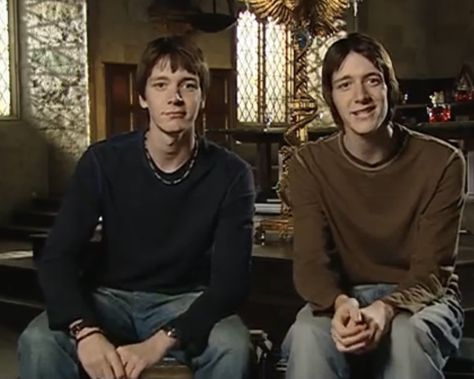 James Phelps 2000s, James And Oliver Phelps, Harry Potter Places, James Phelps, Harry Potter Wall, Lexie Grey, Phelps Twins, Oliver Phelps, Fred And George Weasley