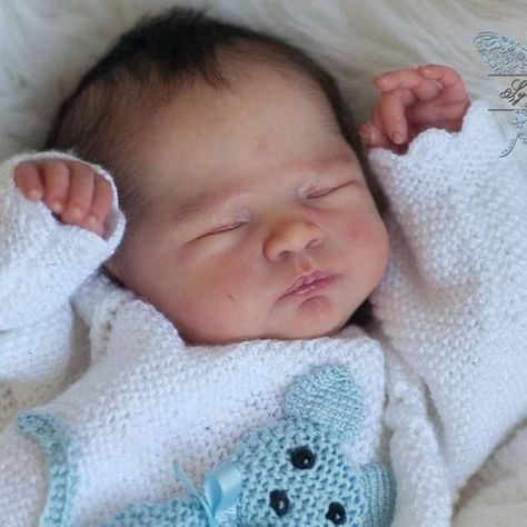 Reborn Baby Boy Dolls, Life Like Baby Dolls, Bb Reborn, Real Life Baby Dolls, Real Baby Dolls, Baby Doll Nursery, Reborn Baby Boy, Baby Products Packaging, Reborn Toddler Dolls