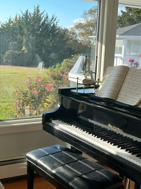 Piano Aesthetic Picture, Piano In Living Room Aesthetic, Piano By Window, Living Room With Keyboard Piano, Music Life Aesthetic, Things I Want In My House, Good Music Aesthetic, Music Making Aesthetic, Piano In House