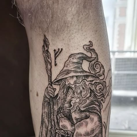 ✥ᴀᴍʙᴇʀ ɪᴅᴀ✥ on Instagram: "Another shot of Gandalf I did on Casey, other leg tattoo done by amazing James hate. If you would like to book in the send me a message to amberida.tattoo@gmail.com 🖤 @higginsandco . . . . . #engraversart #engravertattoos #blacktattooing #etchingtattoo #illustrationtattoo #lineworktattoo #etching #woodcut #woodcuttattoo #illustrativetattoo #occult #occulttattoo  #folklore #engraving #esotericart #lordoftheringstattoo #lotrtattoo #gandalftattoo #medievaltattoo #eastbo Gandalf Tattoo Minimalist, Medieval Etching Tattoo, Wood Carving Tattoo, Wood Etching Tattoo, Engraving Tattoo Design, Woodcut Tattoo Design, Medieval Tattoo Sleeve, Woodcut Tattoo Sleeve, Engraving Style Tattoo