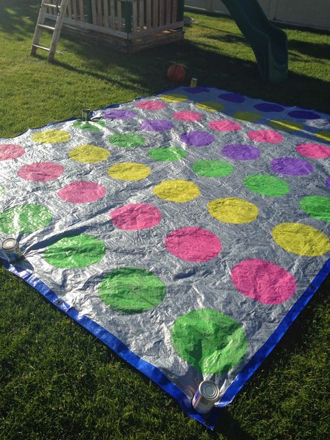 Outdoor Twister, Yard Games Wedding, Giant Yard Games, Outdoor Yard Games, Twister Game, Teen Sleepover, Party Sleepover, Diy Yard Games, Board Games Diy