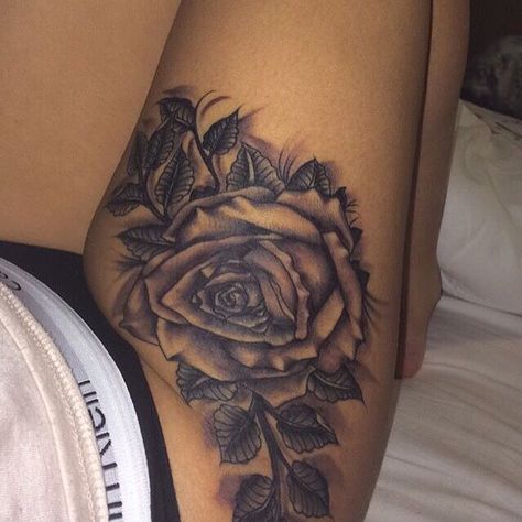 No photo description available. Thigh Piece Tattoos, Cute Thigh Tattoos, Rose Tattoo Thigh, Girl Thigh Tattoos, Character Tattoos, Hip Thigh Tattoos, Pieces Tattoo, Leg Tattoos Women, Dope Tattoos For Women